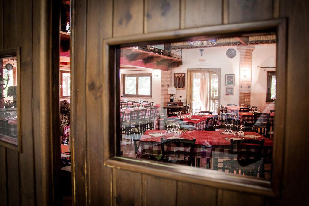 La Taverna Dei Briganti 호텔 코트로네이 외부 사진