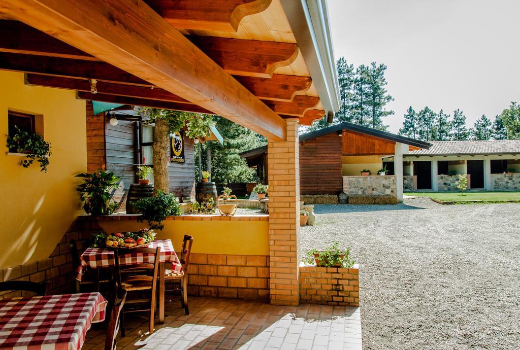 La Taverna Dei Briganti 호텔 코트로네이 외부 사진
