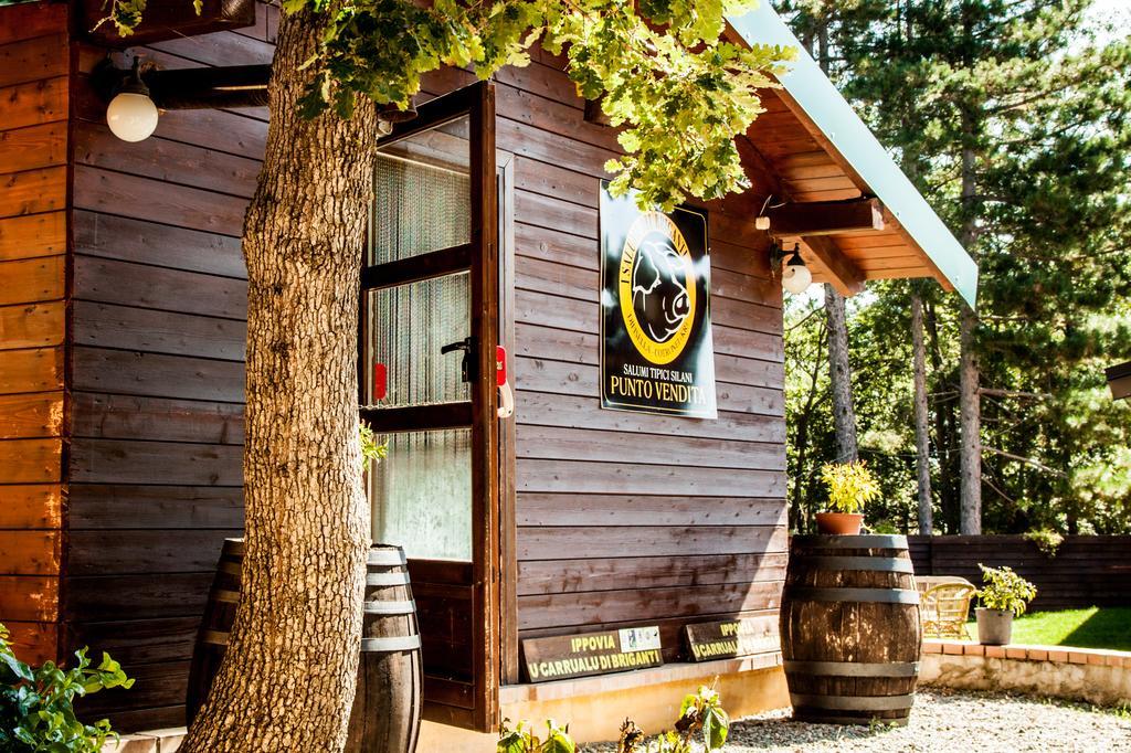La Taverna Dei Briganti 호텔 코트로네이 외부 사진